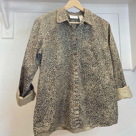 Liz Claiborne Cheetah Button Shirt | Size Medium - Picture 5 of 6